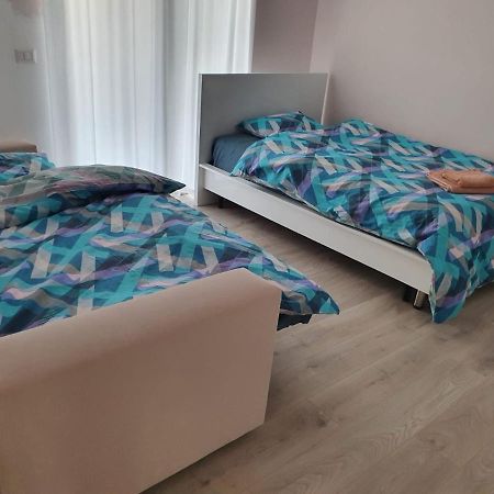 Luxurious Double Bedroom Suite Tirana Bagian luar foto