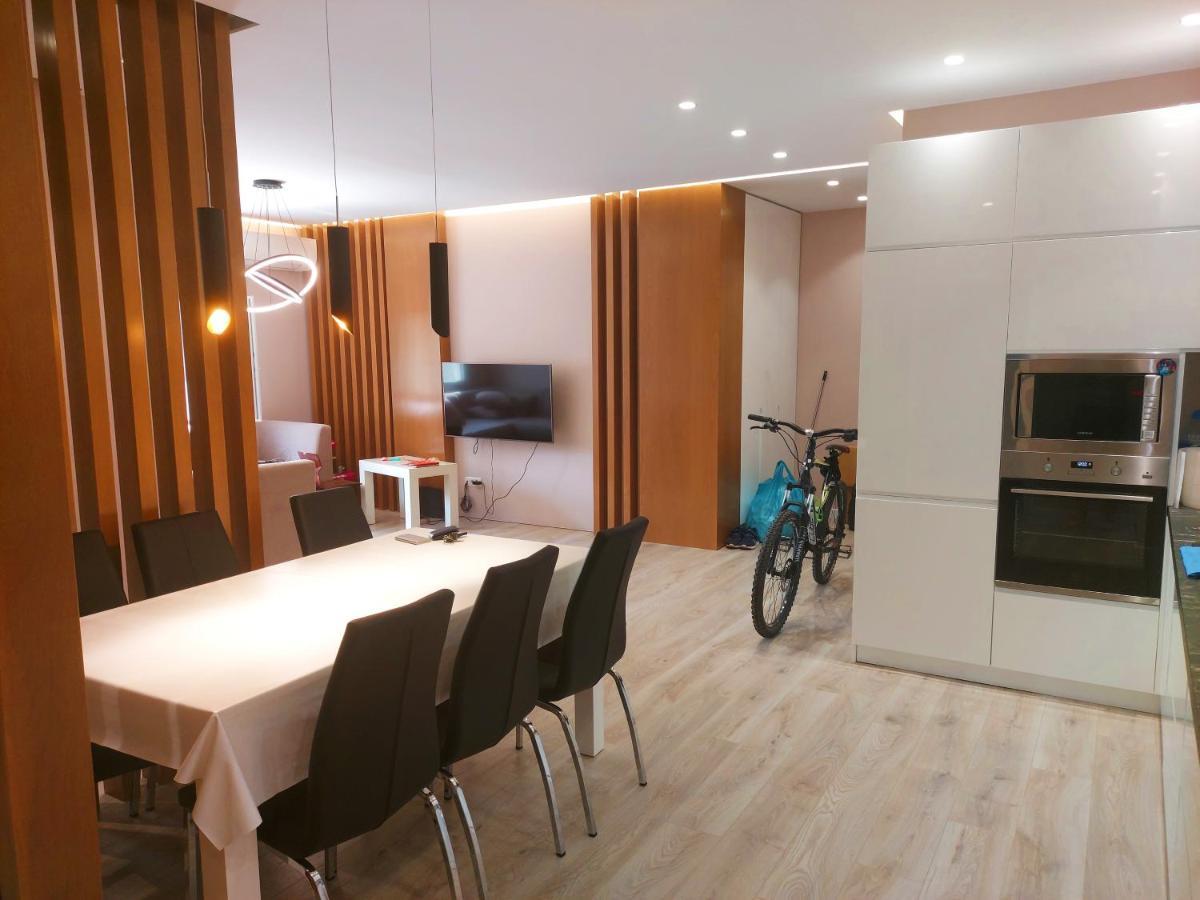 Luxurious Double Bedroom Suite Tirana Bagian luar foto