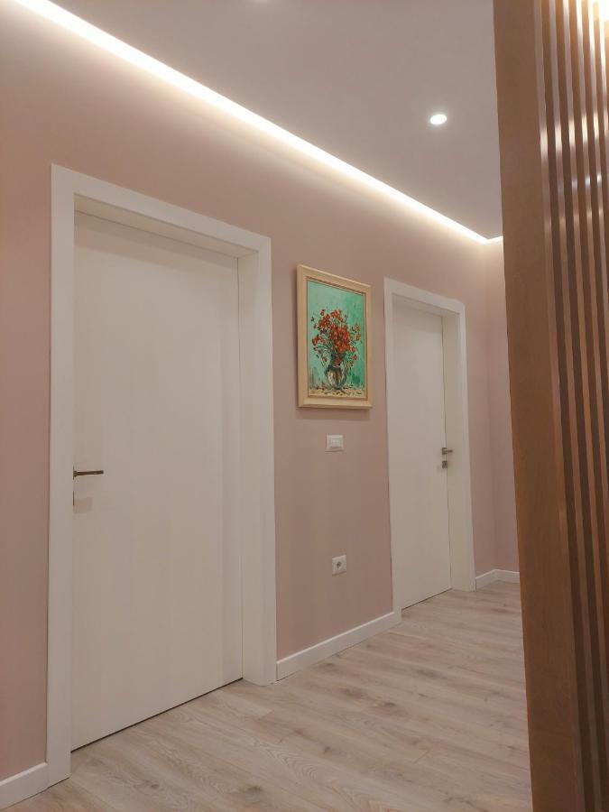 Luxurious Double Bedroom Suite Tirana Bagian luar foto