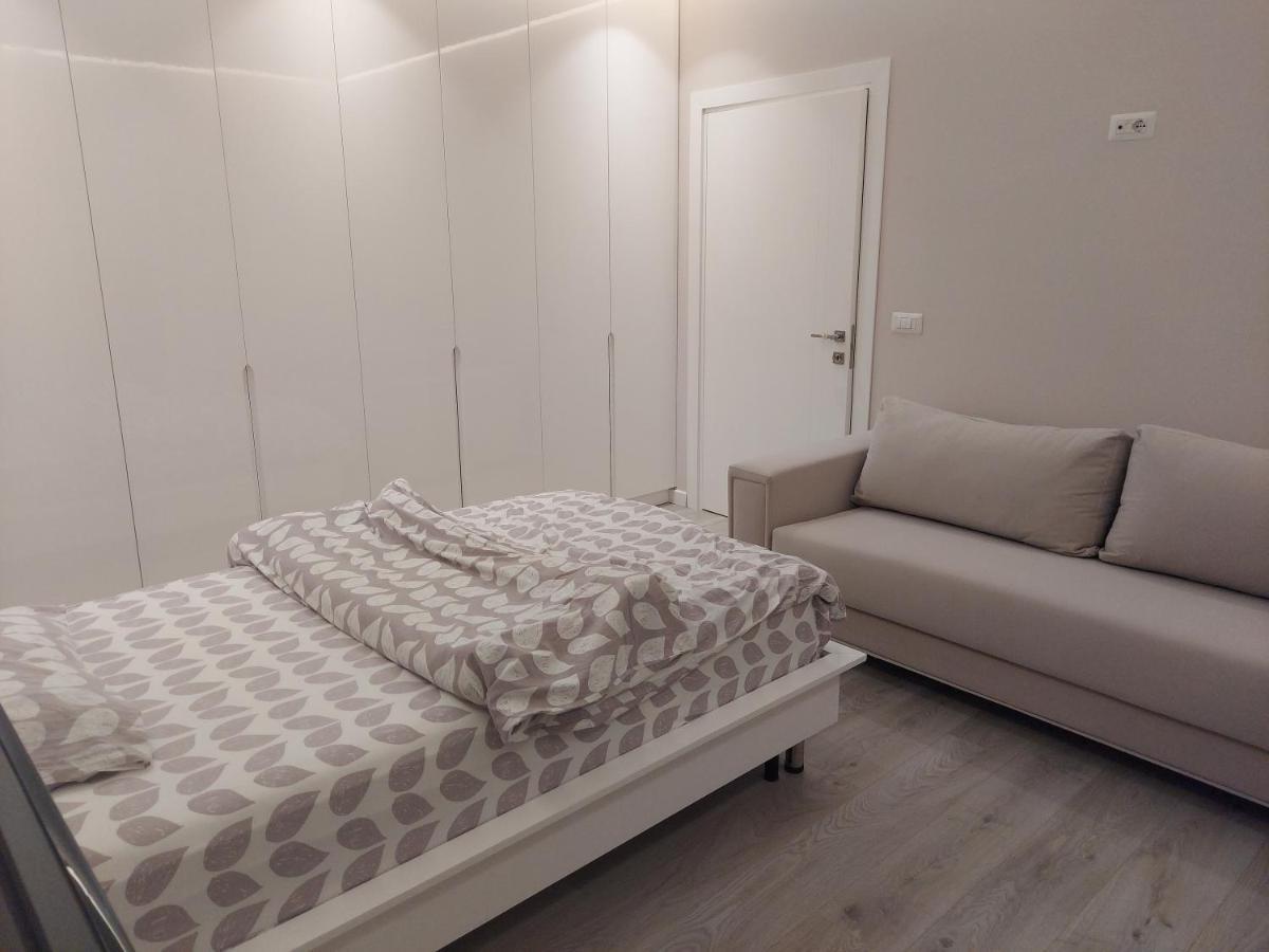 Luxurious Double Bedroom Suite Tirana Bagian luar foto