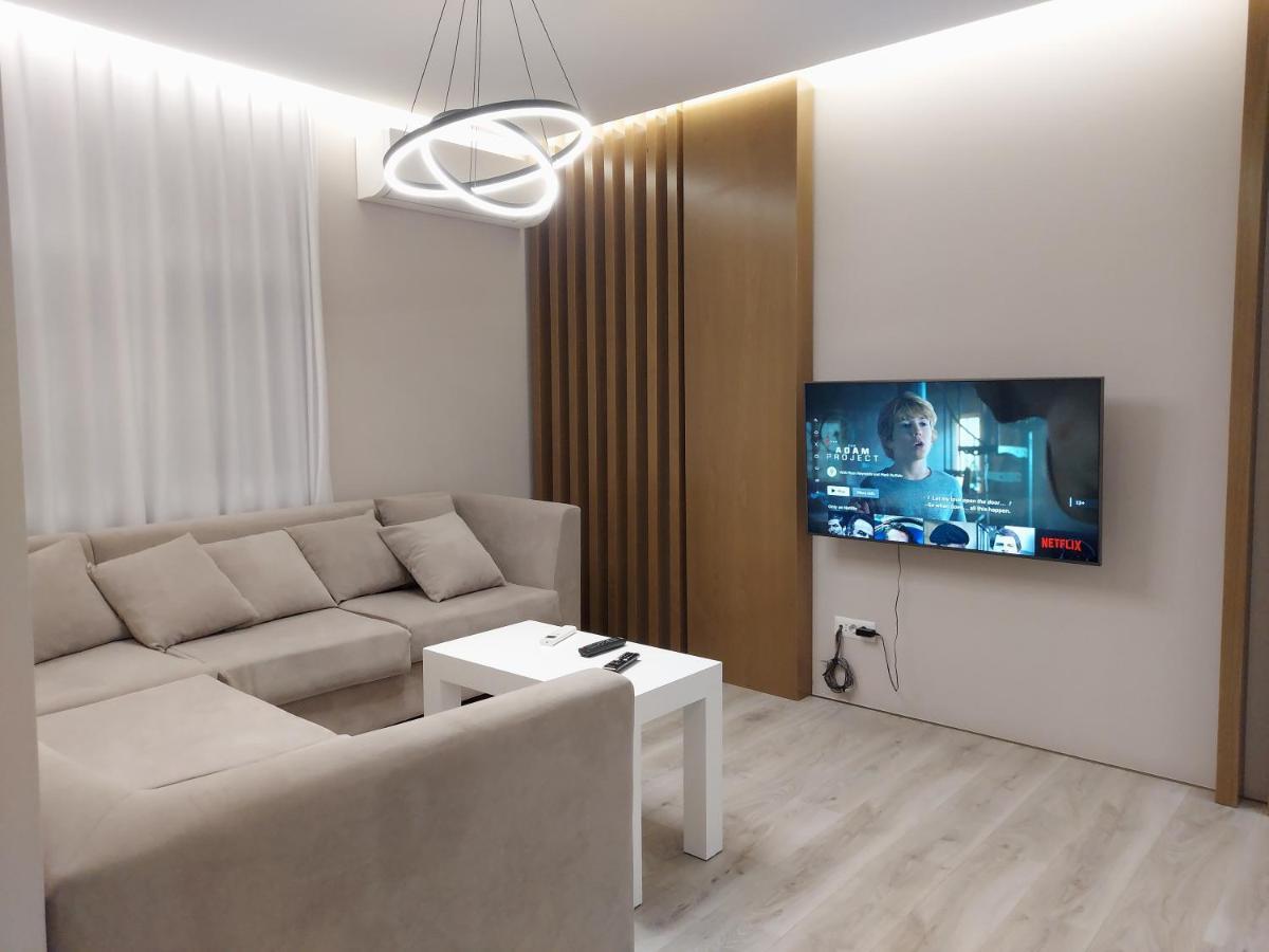 Luxurious Double Bedroom Suite Tirana Bagian luar foto
